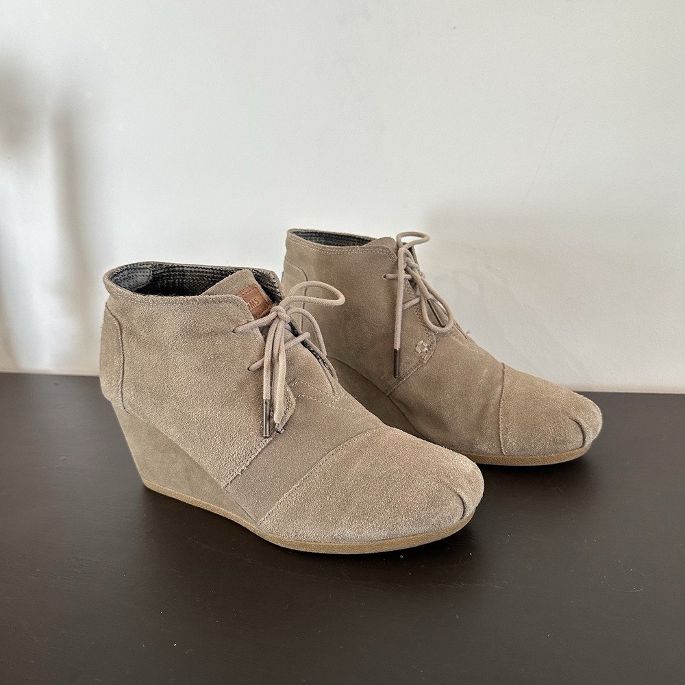 Toms‎ Womens Suede Desert Ankle Boots Taupe Wedge Heels Lace Up Size 9.5